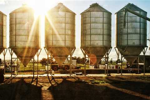 What do silos mean in business culture?